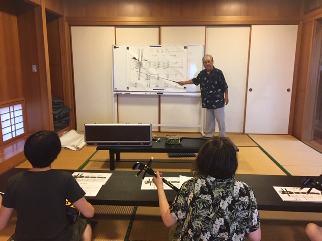 伝統芸能三線に触れてみよう！！ 4