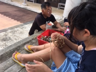 夏休みの自由工作にもピッタリ!浮き球づくり♪